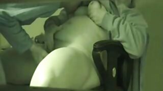 שני אנשים עצם על סרטון סקס חינם המיטה
